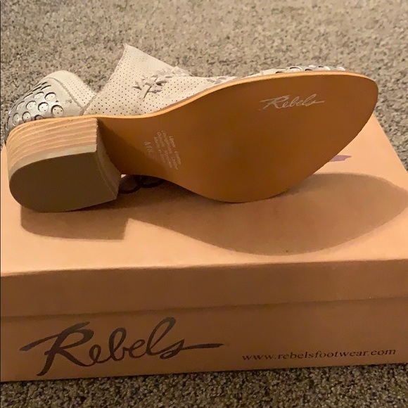 NIB Rebel Booties - Picture 2 of 6